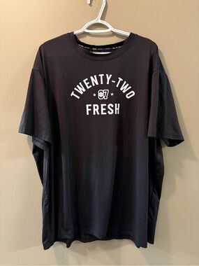 fresh Black Short Sleeve Graphic Tee with White 'TWENTY-TWO FRESH' Print